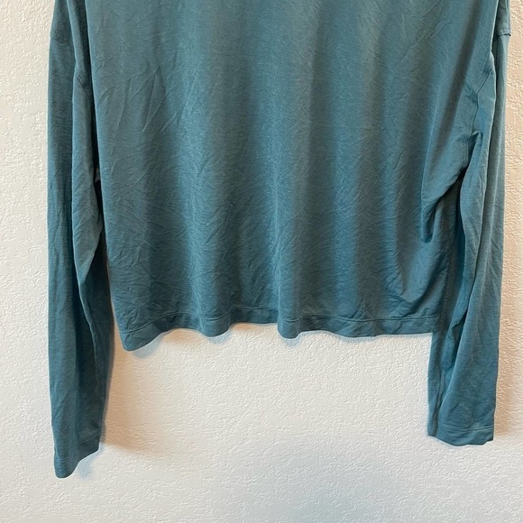 Athleta Vapor Long Sleeve Crewneck Pullover Cropped Top Dark Surf Teal Blue M - Picture 9 of 11